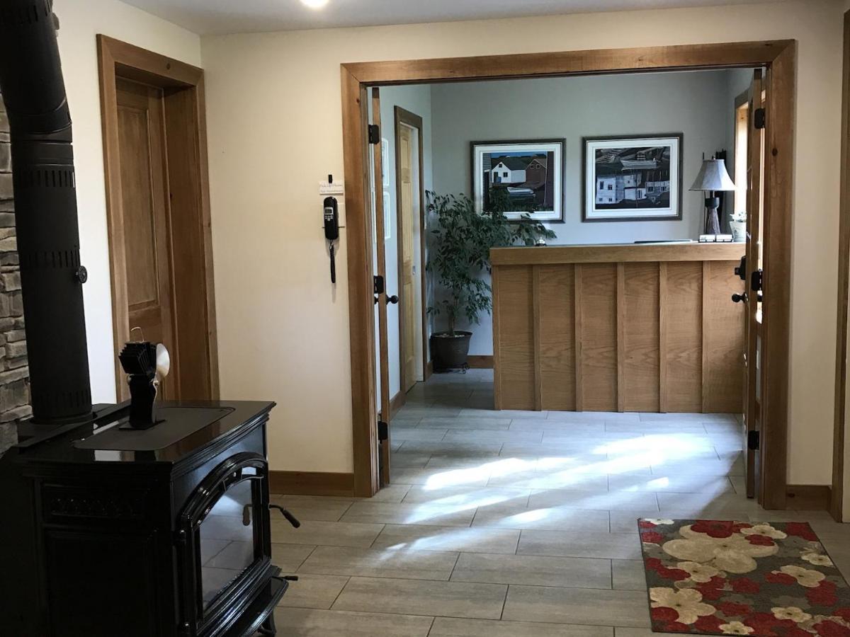 רוקי הארבור Wildflowers Country Inn מראה חיצוני תמונה
